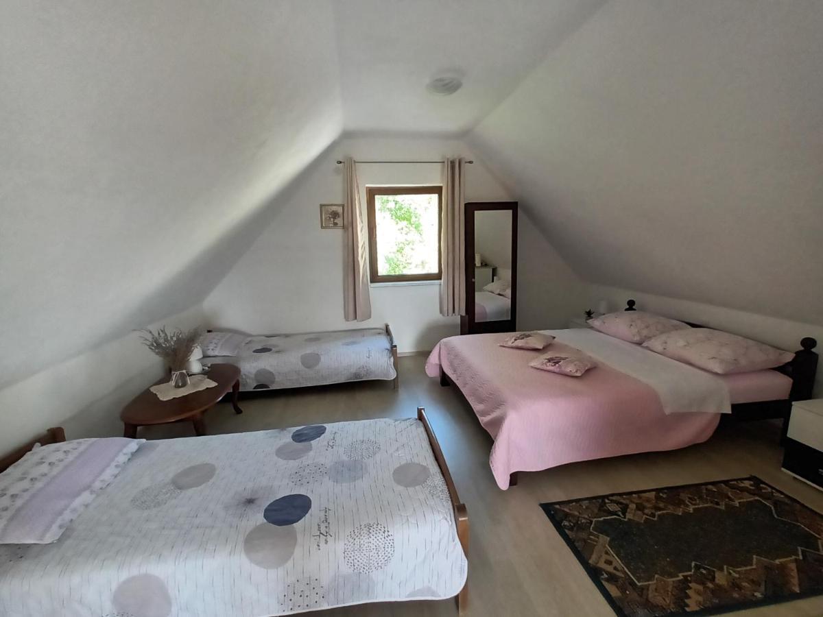 Guesthouse Loncar Plitvicka Jezera Exterior photo